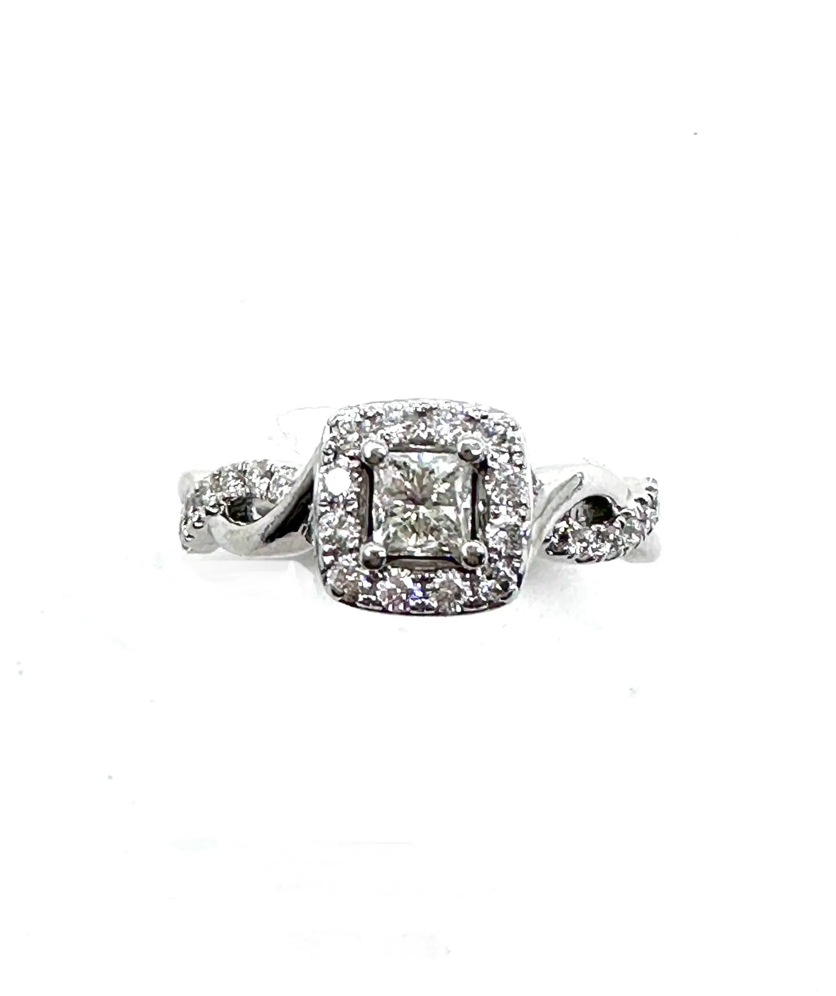 Leo diamond halo twist ring